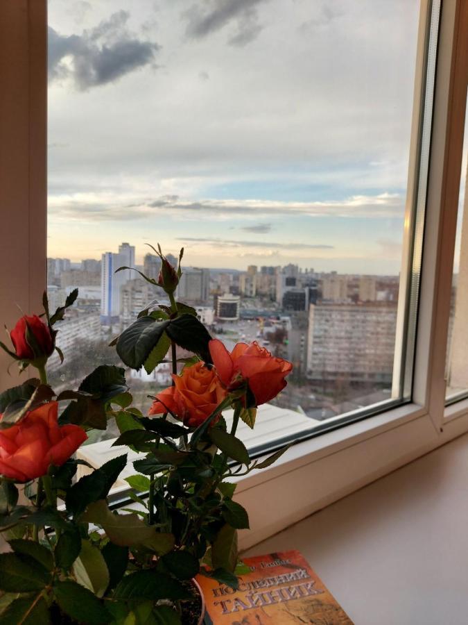 Студія З Неймовірним Краєвидом Біля М Лівобережна Ліфт Інтернет Працює Κίεβο Εξωτερικό φωτογραφία